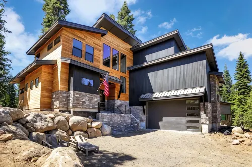 Modern Mountain Wellness Retreat in McCall, Idaho: 4 Bed · 4.5 Bath · Sleeps 10