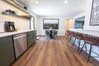 Spacious 4BR, 2BA Home Just Steps from Lambeau Field - Prime Location!