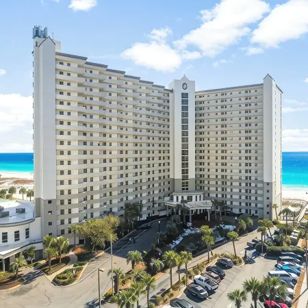 Beachfront condo in heart of Destin with spectacular beach and shoreline views
