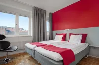 Sure hotel by best western stockholm alvsjo - parcheggio