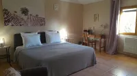 Le Mas des Vergers - Guest houses