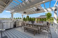 1910 Farmhouse- 4 BRs, Hot Tub, Fire Pits & Breathtaking Views – Perfect for 10 - 4-Star