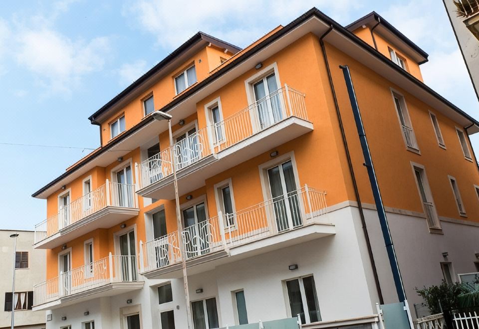 Appartamenti Cupramare - Housity