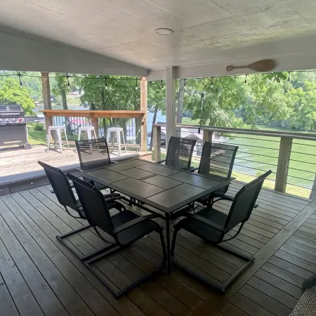 Paradise Cove on the Lake with Dock and Firepit - 7 miles to the Ark!