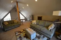 ShadyPines Cabin In The Black Hills w/Hot Tub & Centrally Located to Attractions