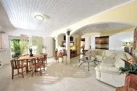460 m² paradise villa with swimming pool (max. 24 people) - Phòng tập thể hình