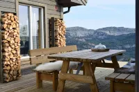 Vacations with a Dog, Cozy Hut for Relaxing, Skiing, Swimming, Hiking - Pools