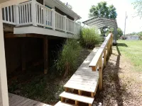 Lake house in Pirate's Cove Pet friendly with large outdoor entertainment area - balcony
