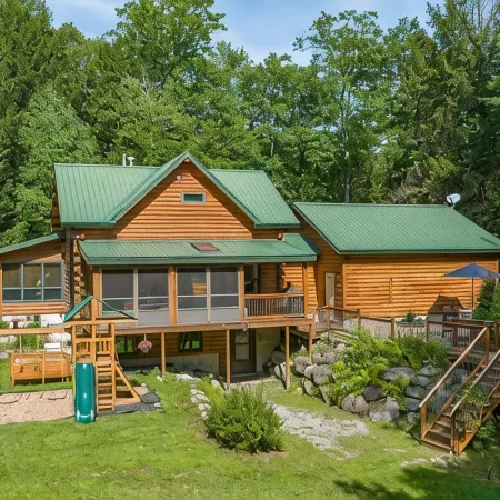 Luxury Log Cabin • Paradise in the Lakes Region