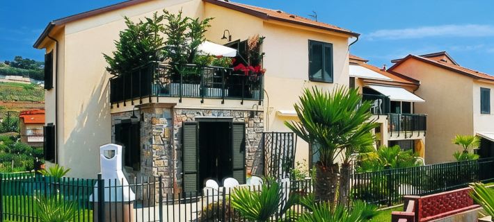 Casa Delle Margherite 1 Hotels in Cipressa