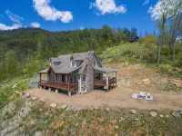 Amazing Mtn Views, Stunning Sunsets, Fire Pit, Gas Logs, Private, Grill, WiFi! - 4-Star