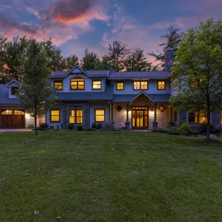 The Bolton House - 5 BR 3.5 BA Home with Hot Tub