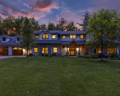 The Bolton House - 5 BR 3.5 BA Home with Hot Tub Hotels in Bolton