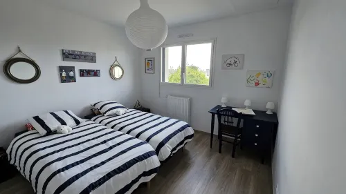New house with small sea view close to the beach - Homestays