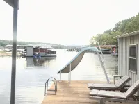設施齊全！Grand Lake湖畔Drowning Creek帶船艇碼頭及景觀度假屋 - 3 星級