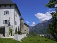 Un Étage Complet Dans une Tour Médiévale Rénovée au Cœur du Pays du Mont-blanc