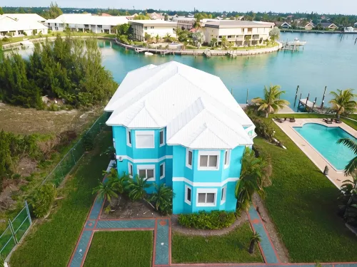 Waterfront Italian inspired tropical escape