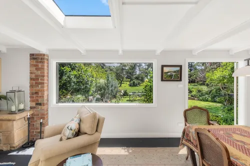 European-Inspired Country Home Walking Distance to Bundanoon Village - Wifi