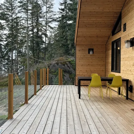 Cliffside Hideaway: Luxurious, Peaceful, with Gorgeous views Over the Ocean