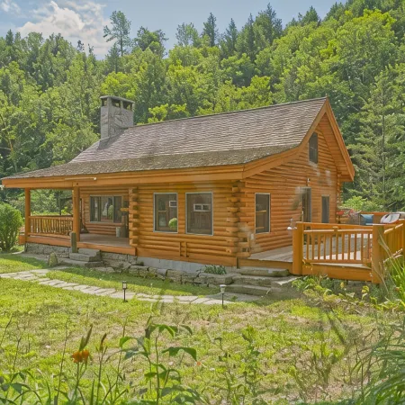 Cozy Vermont Log Cabin Near Okemo & Killington ~ the Perfect Snowy Getaway