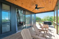 Brand New! Lofted Lookout - gorgeous views near Turner Falls