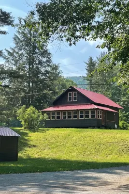 阿迪朗達克公園兩臥室木屋