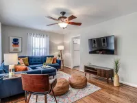 Bit o' Raleigh Bungalow, 6 min drive to downtown 가너 호텔