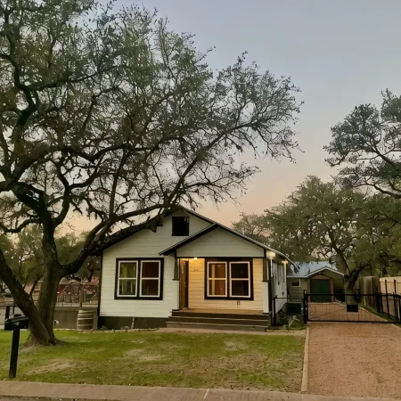 Cozy Cottage in delightful Johnson City, Texas