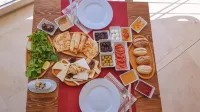 Rebetiko Hotel - Desayuno