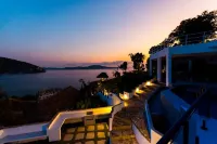 Stunning Luxe 220sm Villa by the Sea Entirely Private with Own Pool - Ocean View