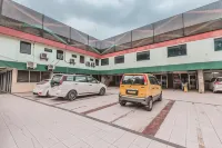 芝比儂Taman 94759 OYO酒店 - 停車場