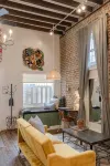 Historic Garden Studio, Steps from Pulaski Square⎮On-Site Parking - Condos