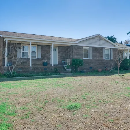 Peaceful Getaway Close to Loop, Beach, Dining