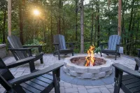 The Hideaway l EV l Hot Tub l Fire Pit l Game Room l .5 Miles to Bryce Resort