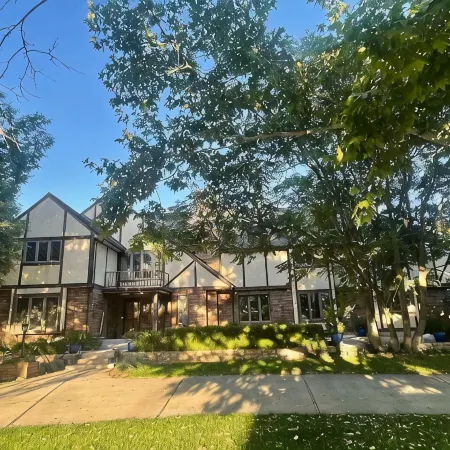 Luxury Basement Apartment with Private Entrance.  Play with Farm Animals!