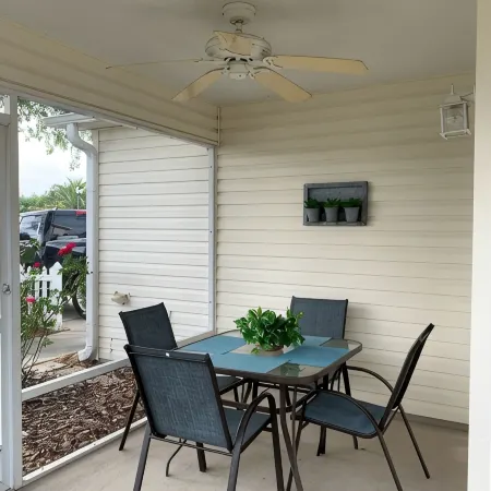 SPACIOUS VILLA WITH GOLF CART CLOSE TO LAKE SUMTER LANDING NO EXTRA GUEST FEES !