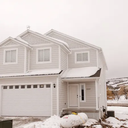 NEW Luxury Home, Garden City, Bear Lake, 15 Bed, IDEAL BEACH ACCESS