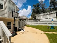 Rear Entry• Basement Suite Bliss•Firepit Nights & Comfort Stay - Holiday bungalows