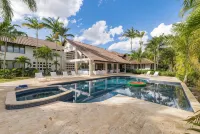 Casa De Campo - Stunning Mansion Walking Distance to the Beach - Villas