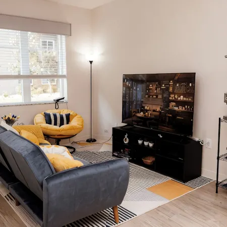 Cozy 1-bedroom Coffee House: Central to Research Triangle