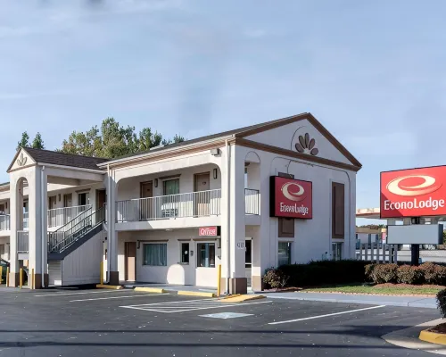 Econo Lodge - 2-Star