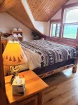 Rustic 1 bedroom, 1 bath, 2 minutes from the West Glacier Park - Chalets