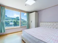 Yeongheungdo Family Pension Hotel berhampiran Pantai Simnipo
