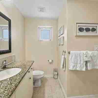 Spacious Beach Suite - Minutes from Grace Bay Rooms