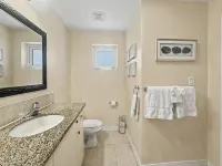 Spacious Beach Suite - Minutes from Grace Bay