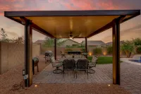 DESERT GEM!  Resort style Living - Private Pool. - Swimmingpools