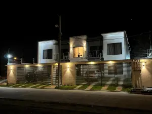 Apartamentos Orquidea Dorada Apt 101 & 104