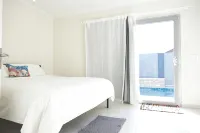 Cozy 1-bedroom apartment in great Palm Beach with AC, WiFi and private pool. - 2 stjerner