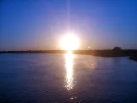 Beach/Pier/Restaurants/Shopping/Outstanding Location...100yards to All! Parking