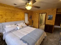 Bass Lakefront Luxury w/ Private Dock and Game/Bar Room - Alppimaja